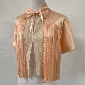 1940s Antique Peach Satin Tie Neck Bed Jacket